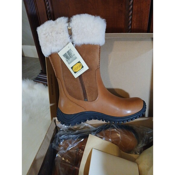 NWT UGG AUSTRALIA Women's Size 8 BANDON MARSH Chestnut Leather and Suede Boots - Picture 14 of 16